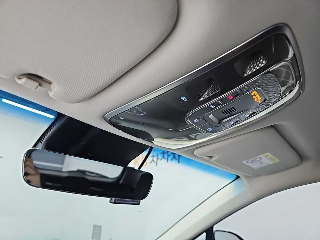Genesis GV70 — photo 16