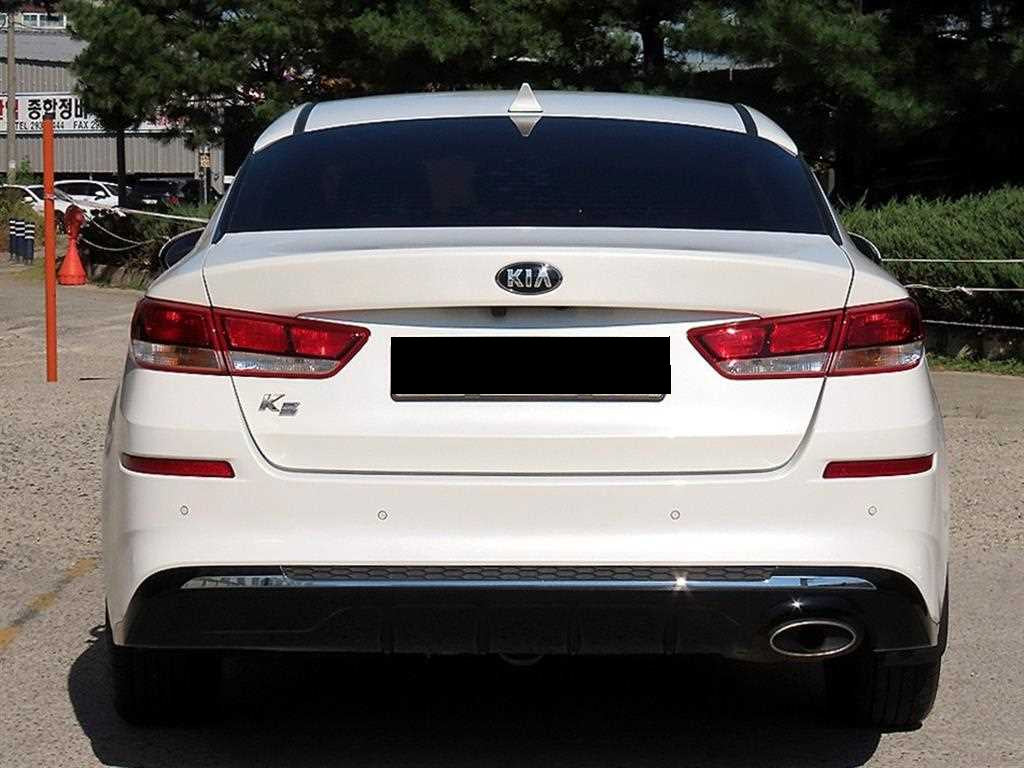 Kia K5 — photo 04
