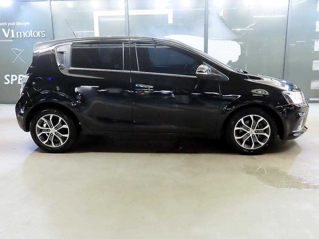CHEVROLET Aveo — photo 03