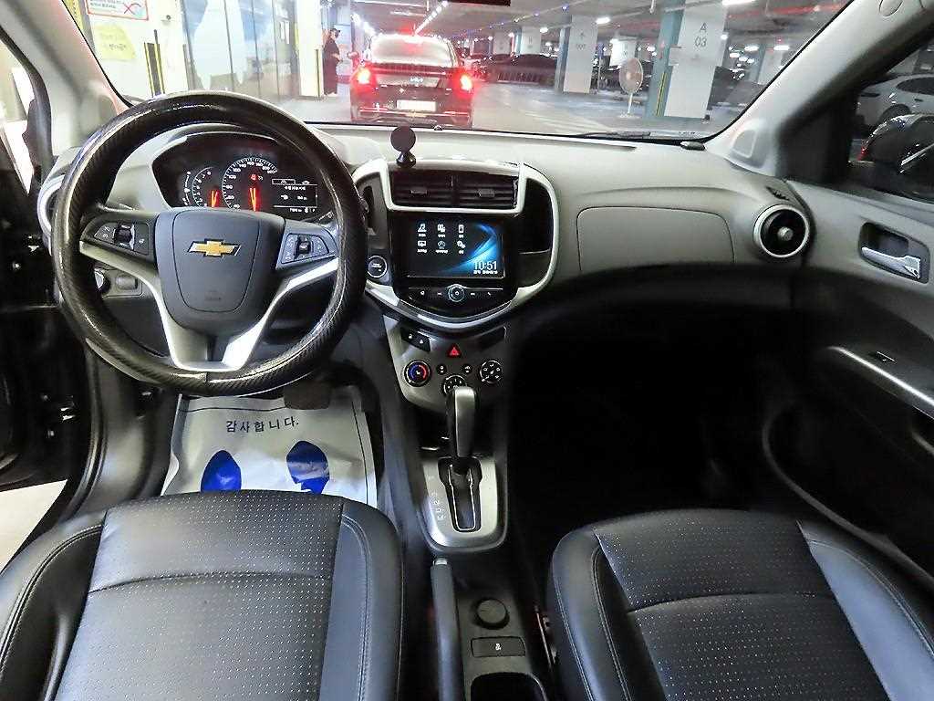 CHEVROLET Aveo — photo 10