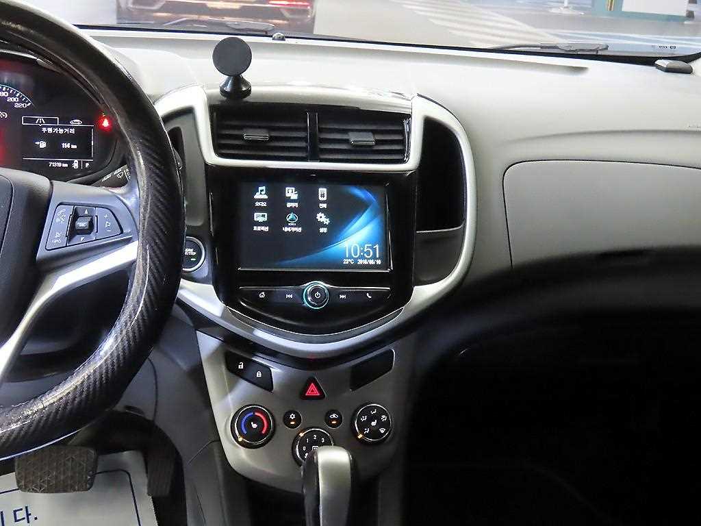 CHEVROLET Aveo — photo 11