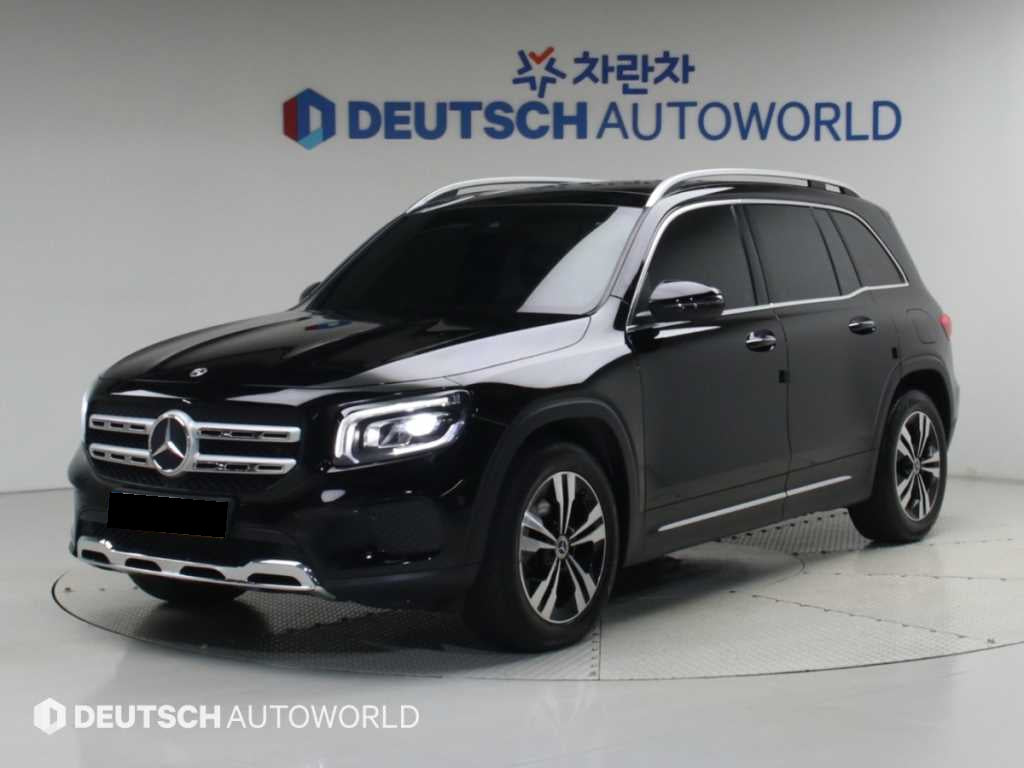 Mercedes-Benz GLB-Class — photo 01