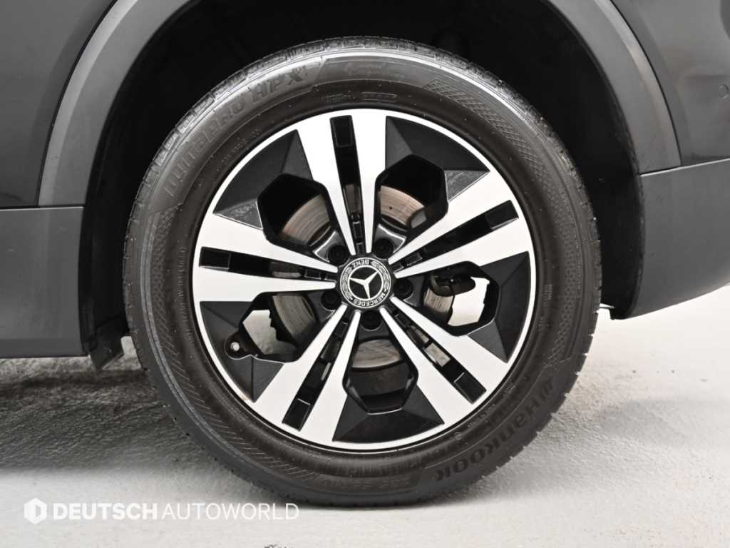 Mercedes-Benz GLB-Class — photo 05