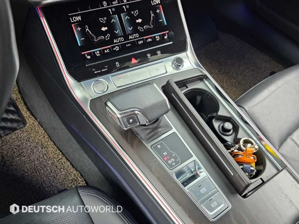 Audi A6 — photo 09