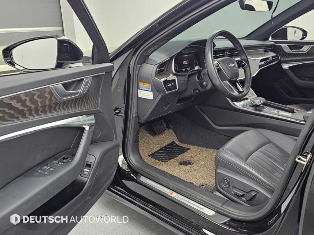 Audi A6 — photo 11