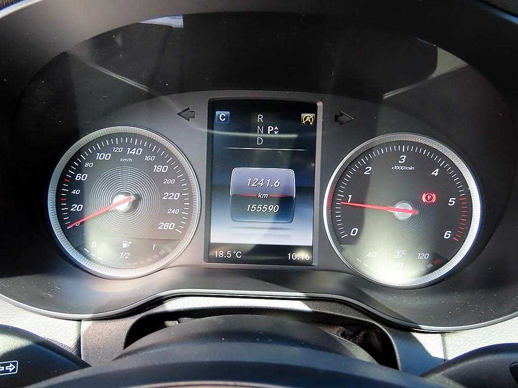 Mercedes-Benz C-Class — photo 09
