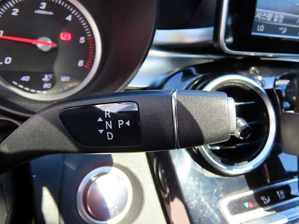 Mercedes-Benz C-Class — photo 10
