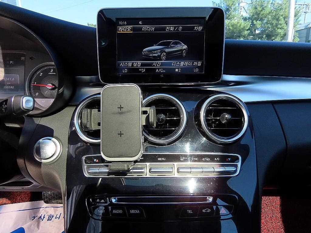 Mercedes-Benz C-Class — photo 13