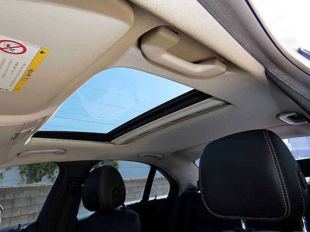 Mercedes-Benz C-Class — photo 17