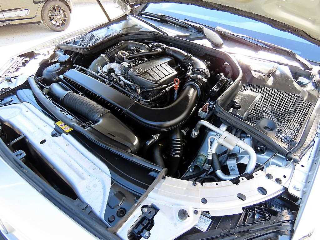 Mercedes-Benz C-Class — photo 18