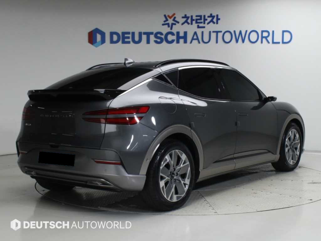 Genesis GV60 — photo 02
