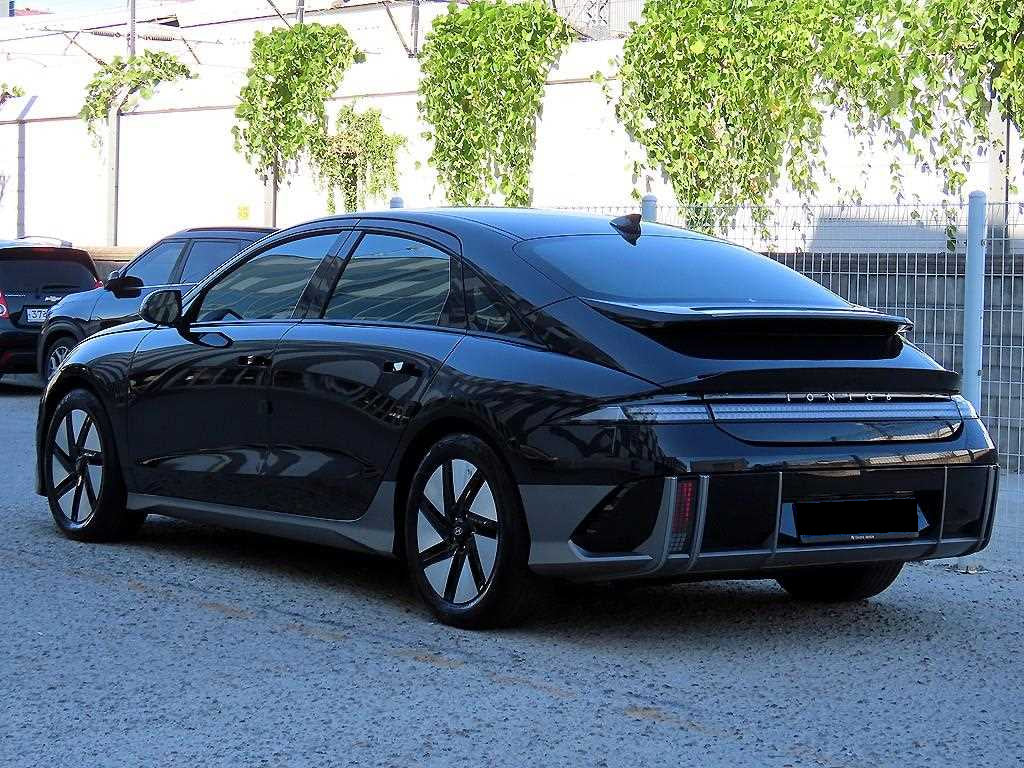 Hyundai Ioniq6 — photo 03