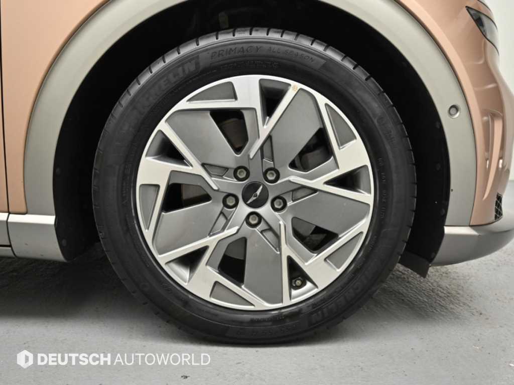 Genesis GV60 — photo 05