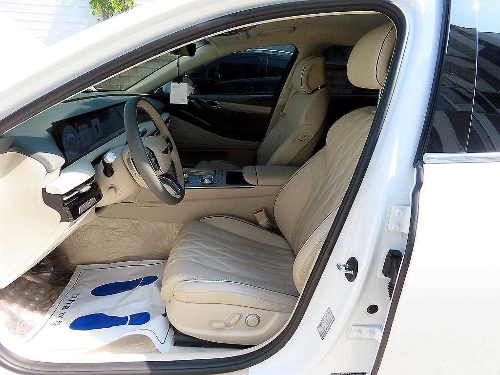 Genesis G80 — photo 06