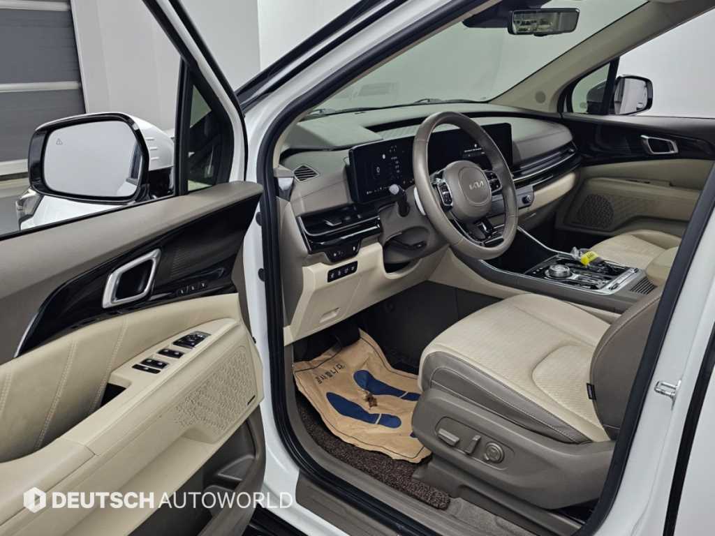 Kia Carnival — photo 11