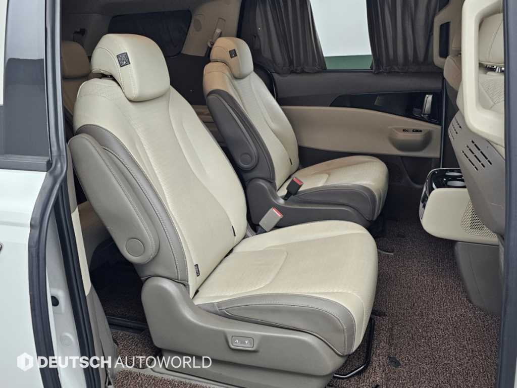 Kia Carnival — photo 12