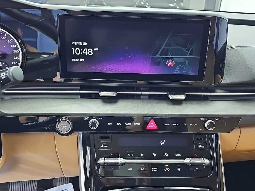 Kia Carnival — photo 11