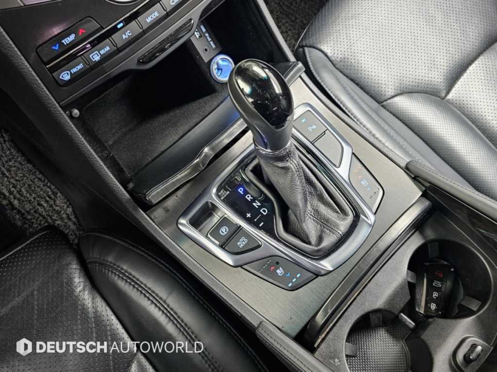 Hyundai Grandeur — photo 17