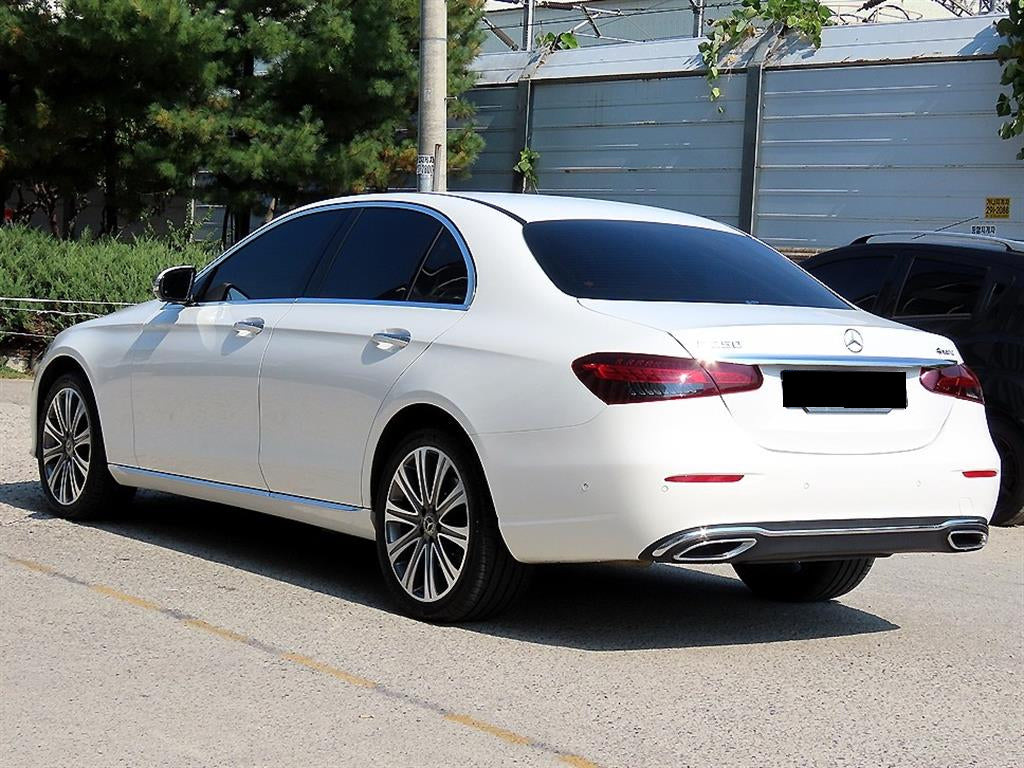 Mercedes-Benz E-Class — photo 03
