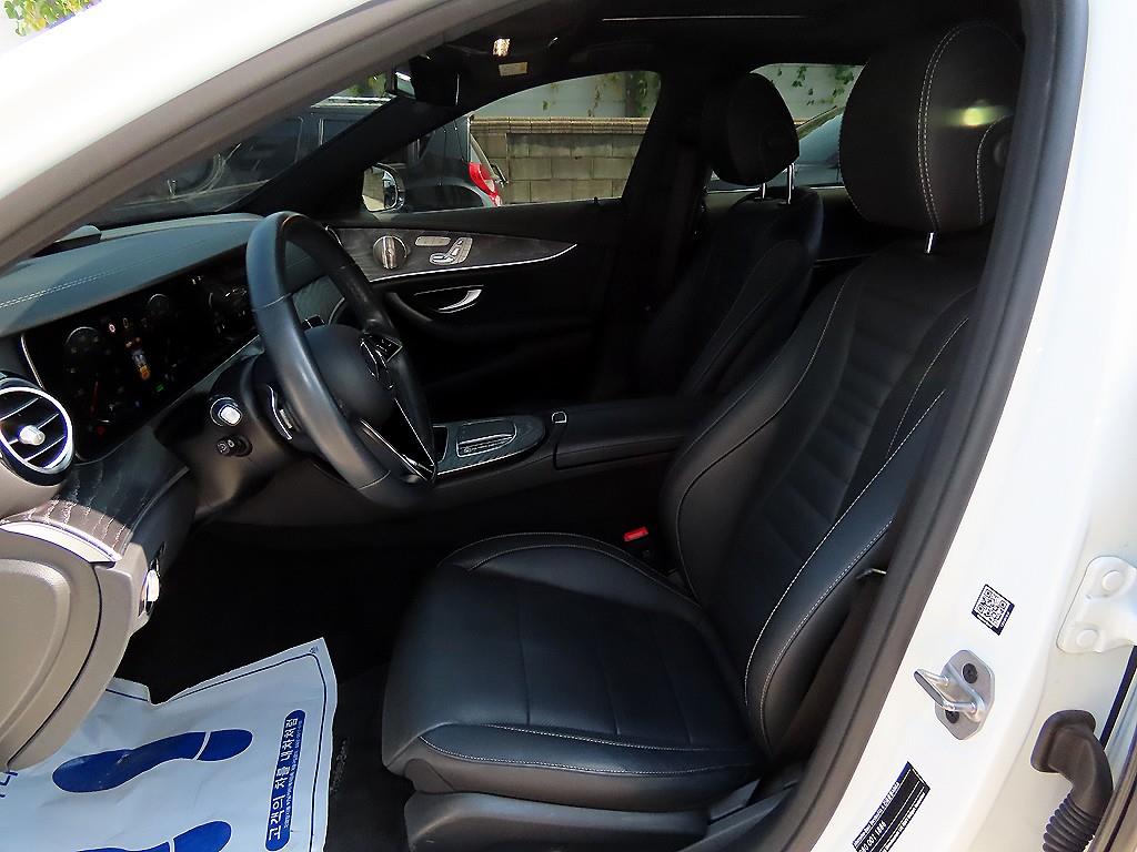 Mercedes-Benz E-Class — photo 05