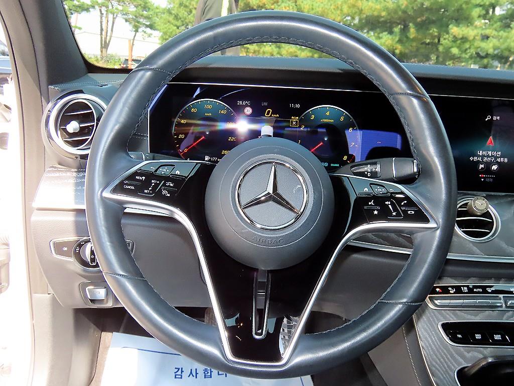 Mercedes-Benz E-Class — photo 08