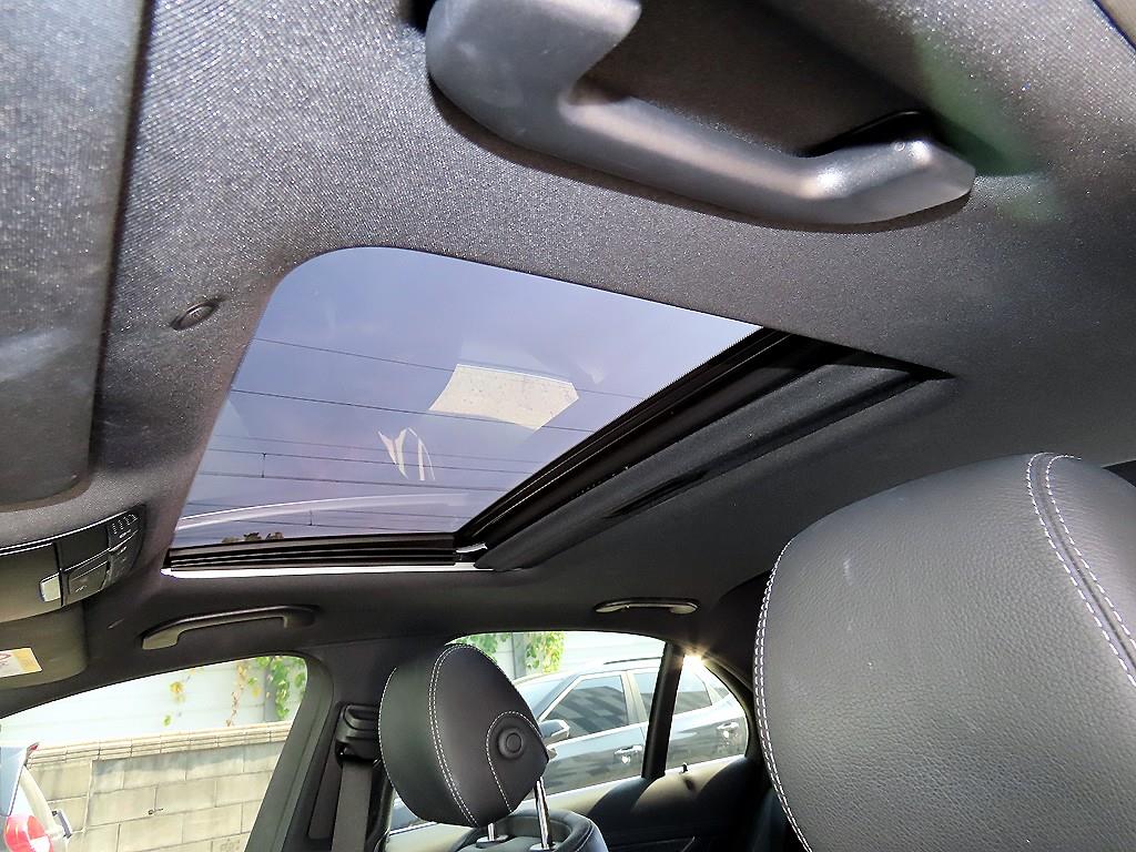 Mercedes-Benz E-Class — photo 16