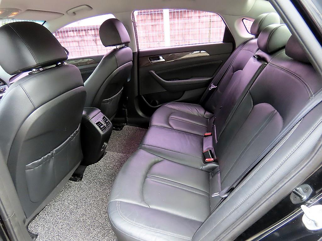Hyundai Sonata — photo 06