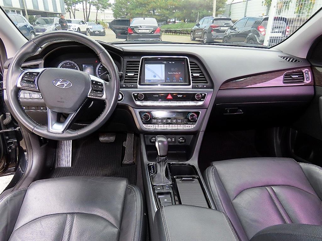 Hyundai Sonata — photo 07