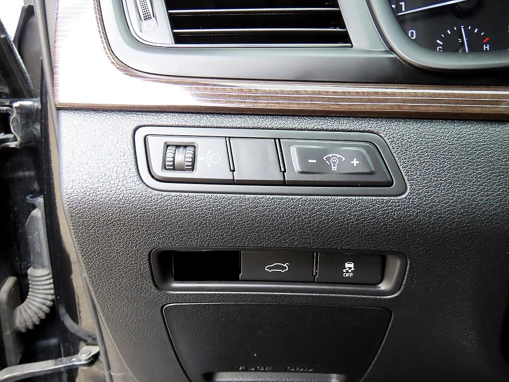Hyundai Sonata — photo 12