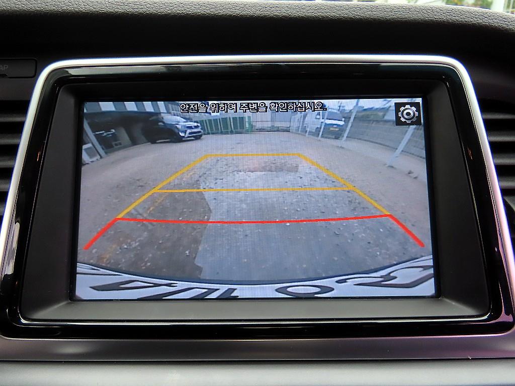 Hyundai Sonata — photo 16