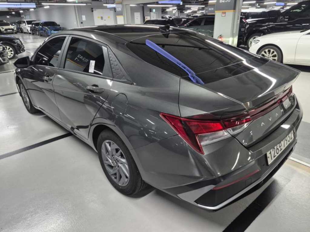 Hyundai Avante — photo 05