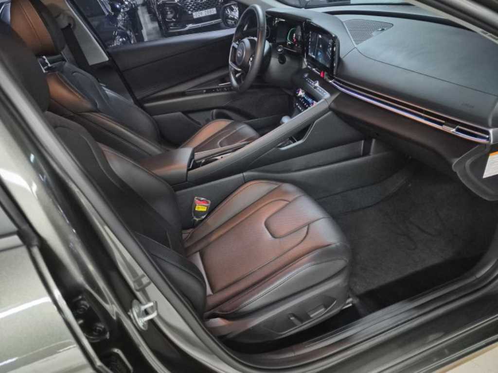 Hyundai Avante — photo 06