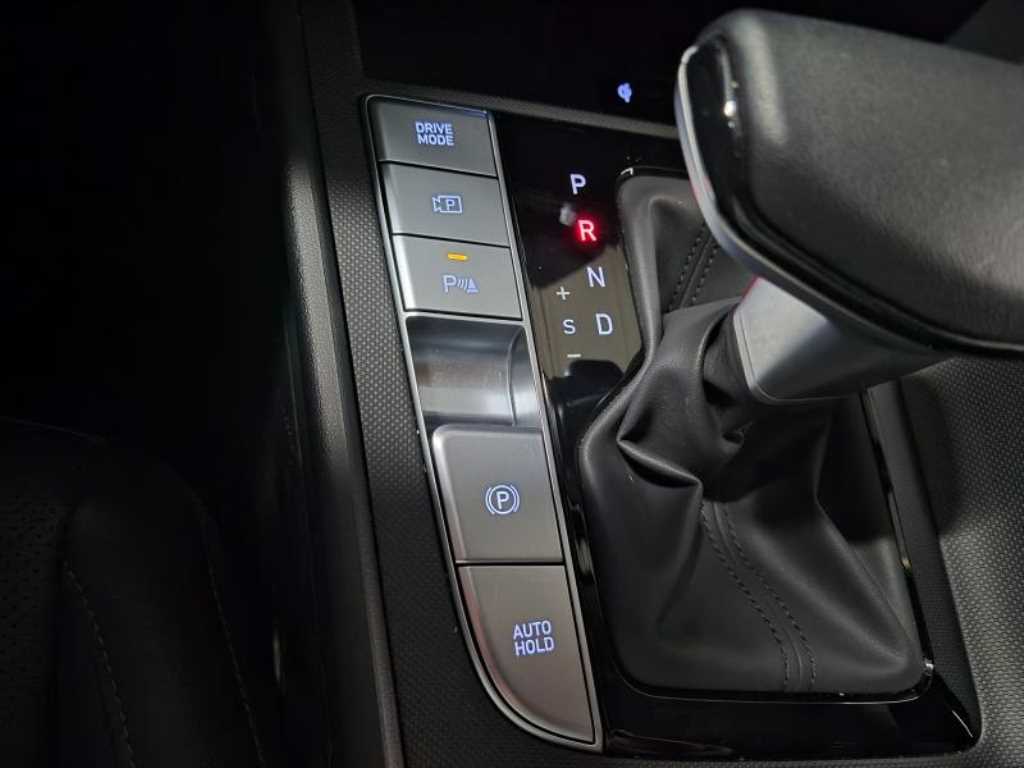 Hyundai Avante — photo 15