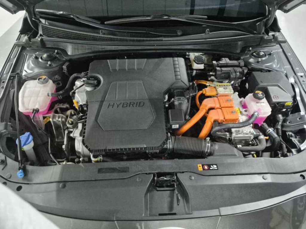 Hyundai Avante — photo 16
