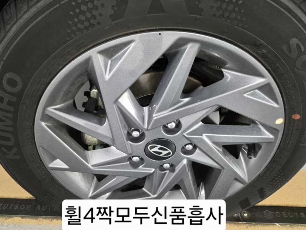 Hyundai Avante — photo 17