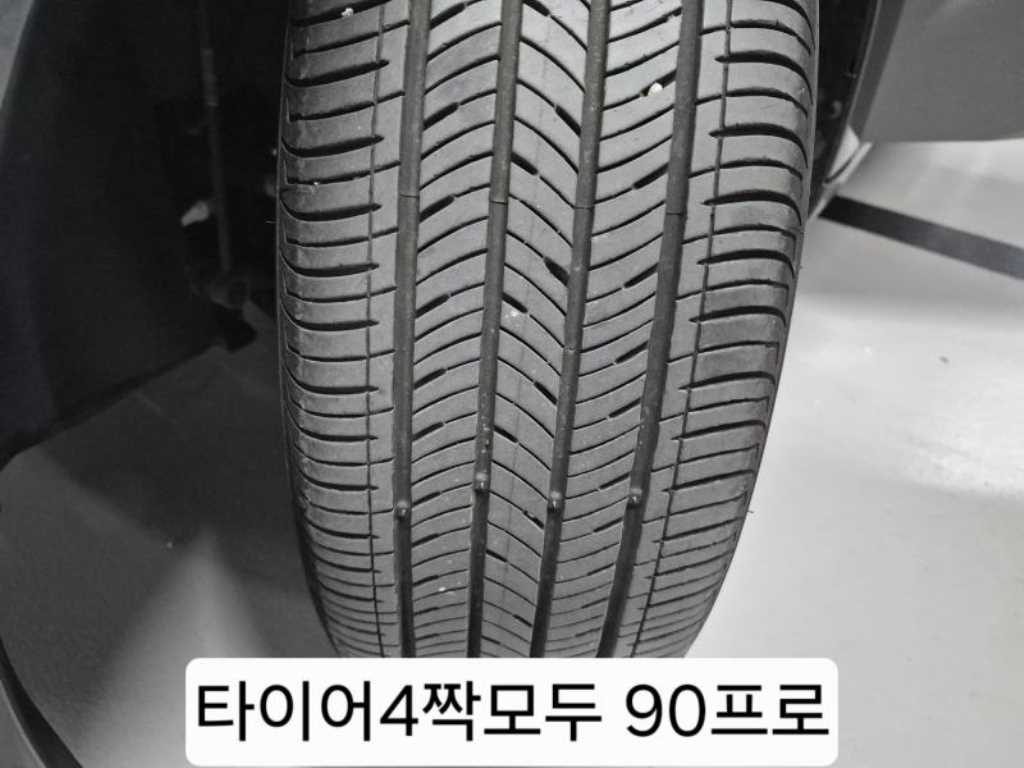 Hyundai Avante — photo 18