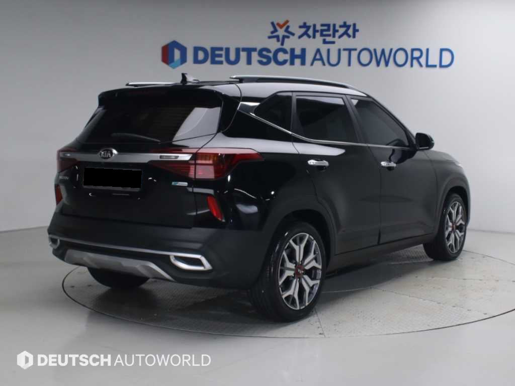 Kia Seltos — photo 02