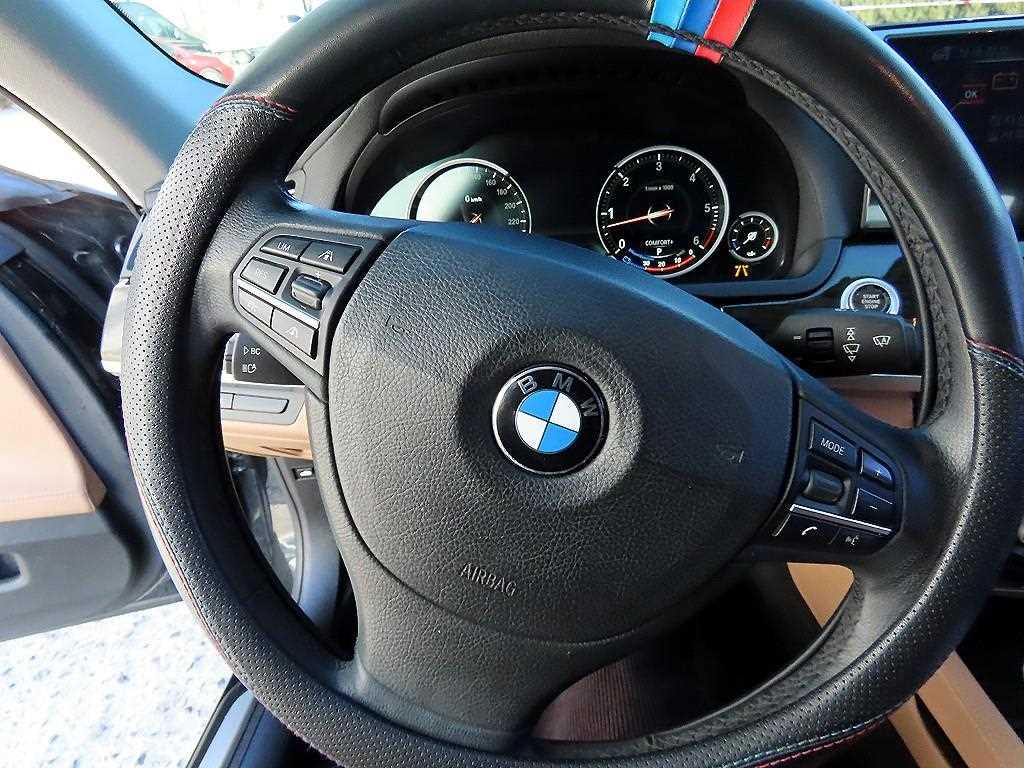 BMW 7-Series — photo 08
