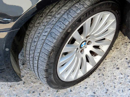 BMW 7-Series — photo 20