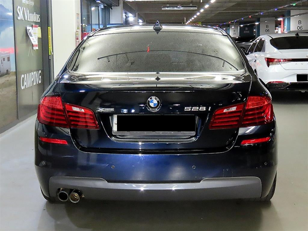BMW 5-Series — photo 05