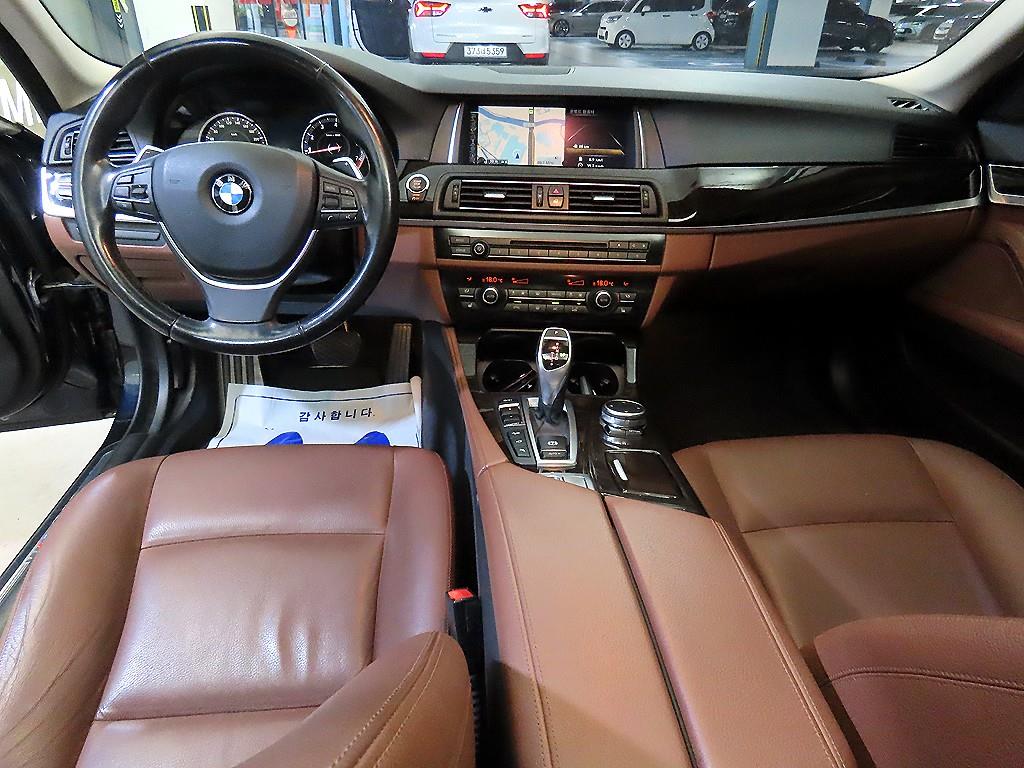 BMW 5-Series — photo 10