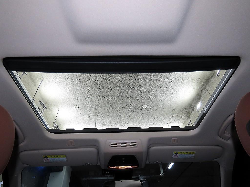 BMW 5-Series — photo 16