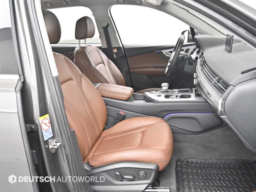 Audi Q7 — photo 10
