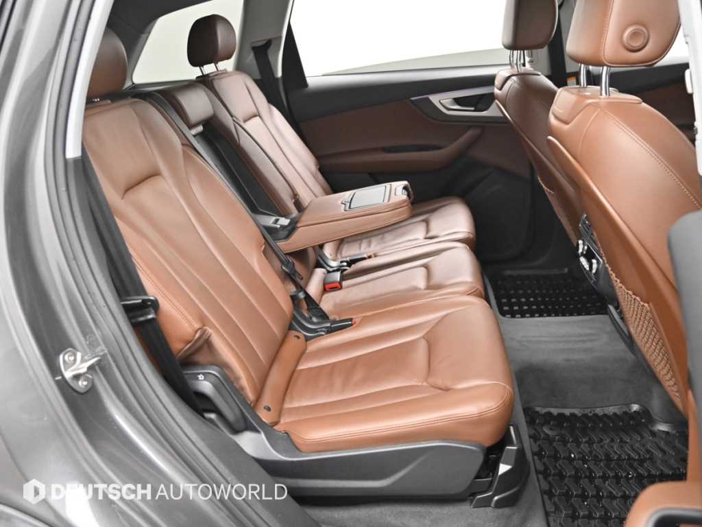 Audi Q7 — photo 12
