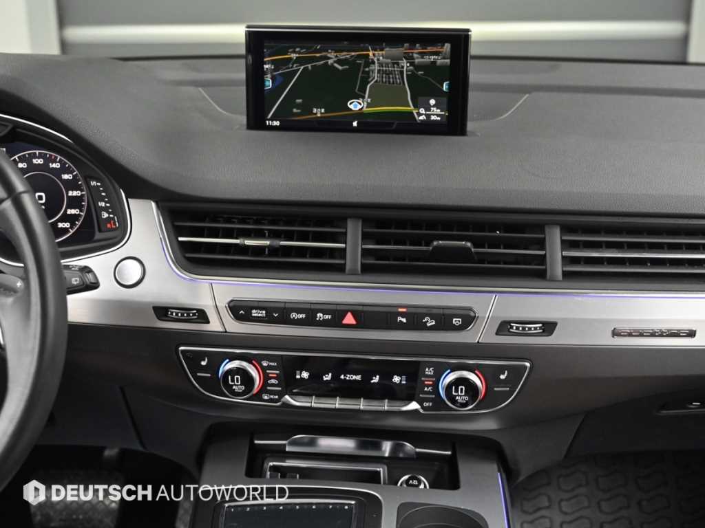 Audi Q7 — photo 14