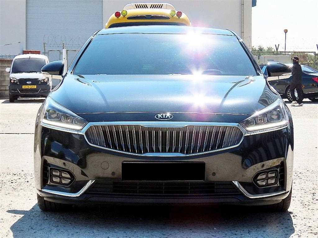 Kia K7 — photo 01