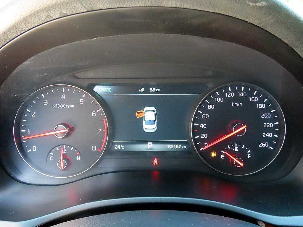 Kia K7 — photo 09