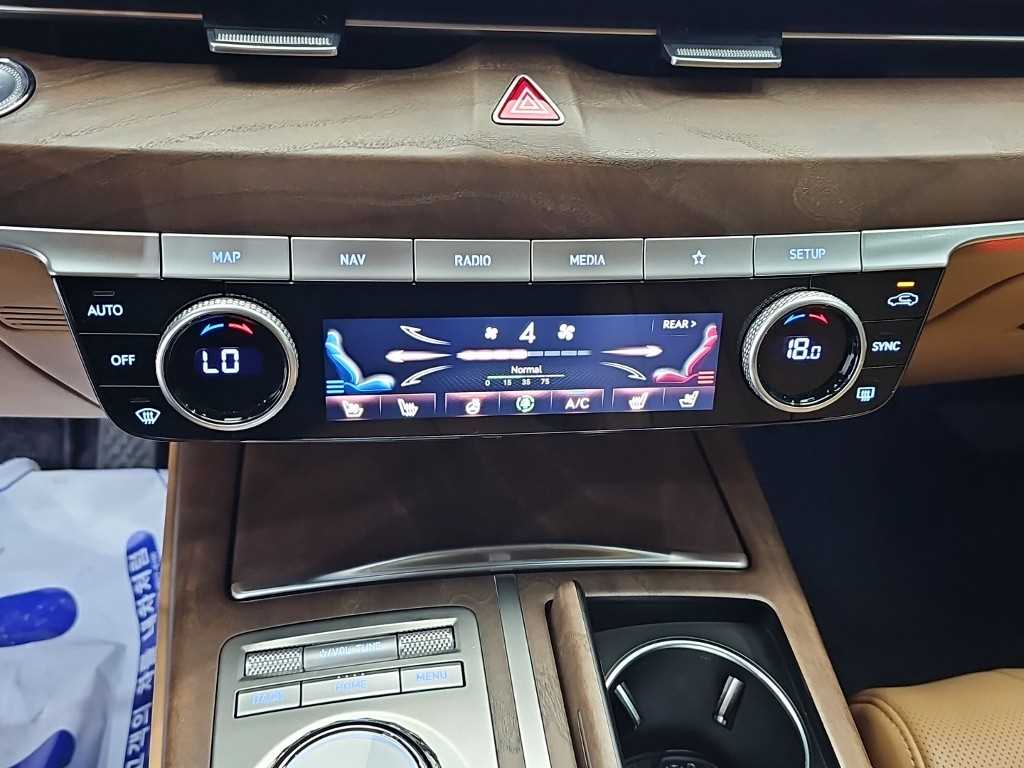 Genesis G80 — photo 10