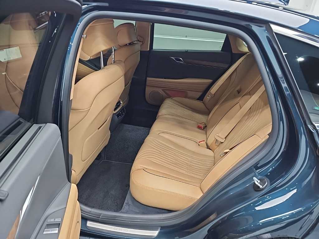 Genesis G80 — photo 12