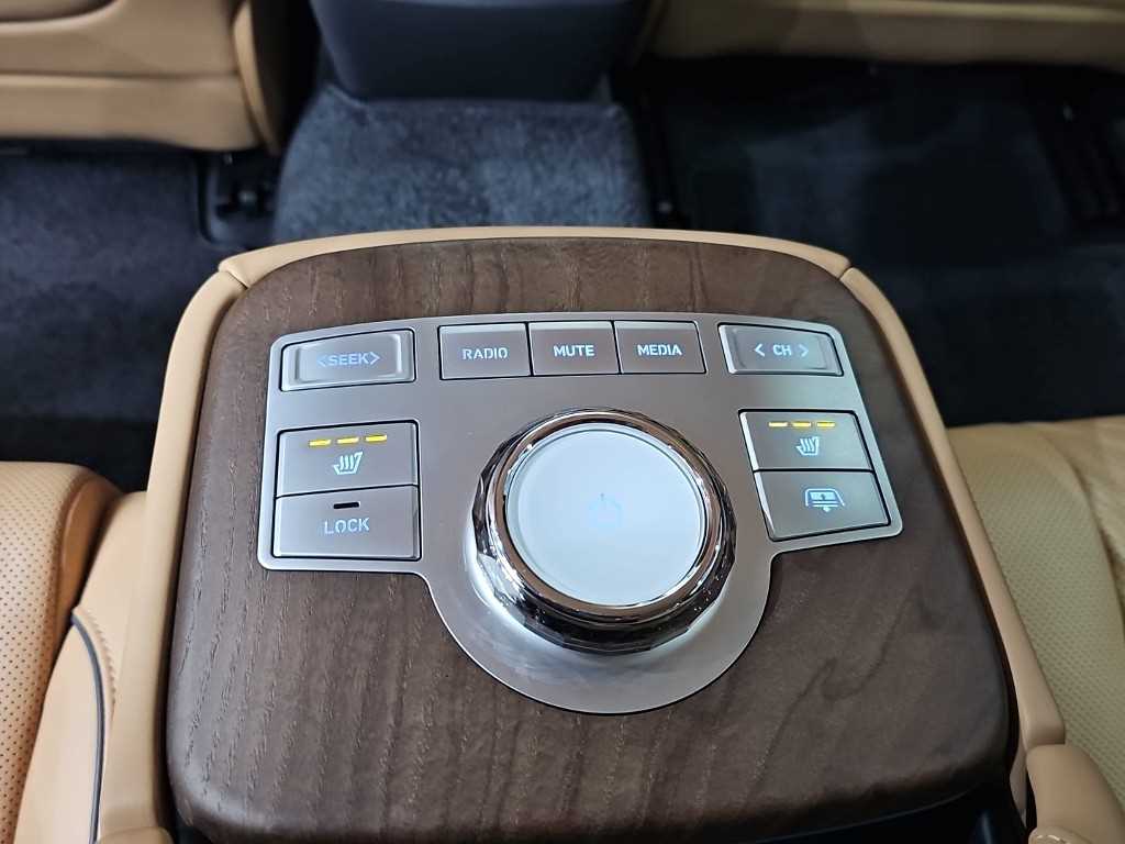 Genesis G80 — photo 15